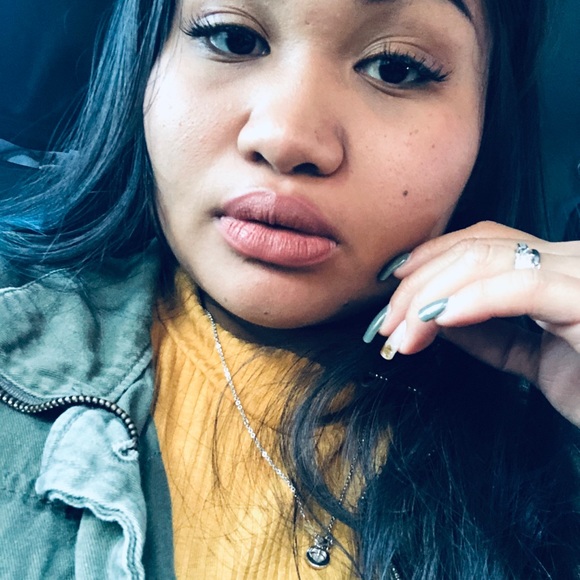 Meet your Posher, Ana - Picture 1 of 1